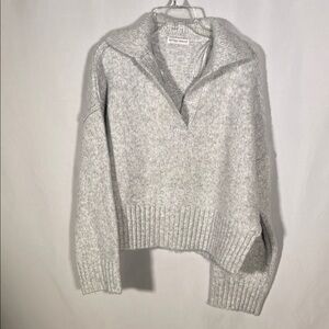 NEUTRAL GROUND WOMENS LIGHT GRAY V NECK COLLARED SWEATER SMALL